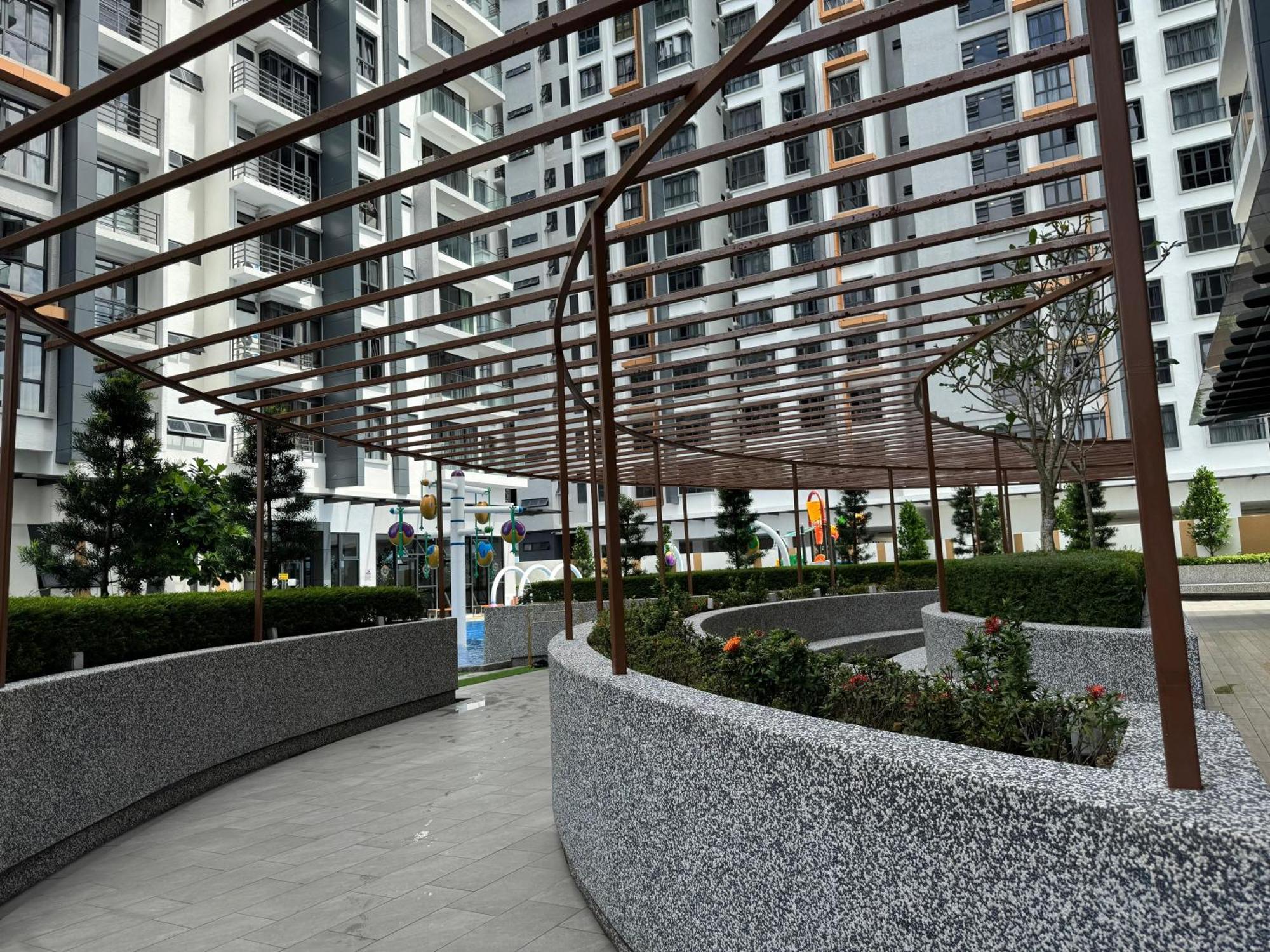 5 Minutes From Airport K Avenue View *