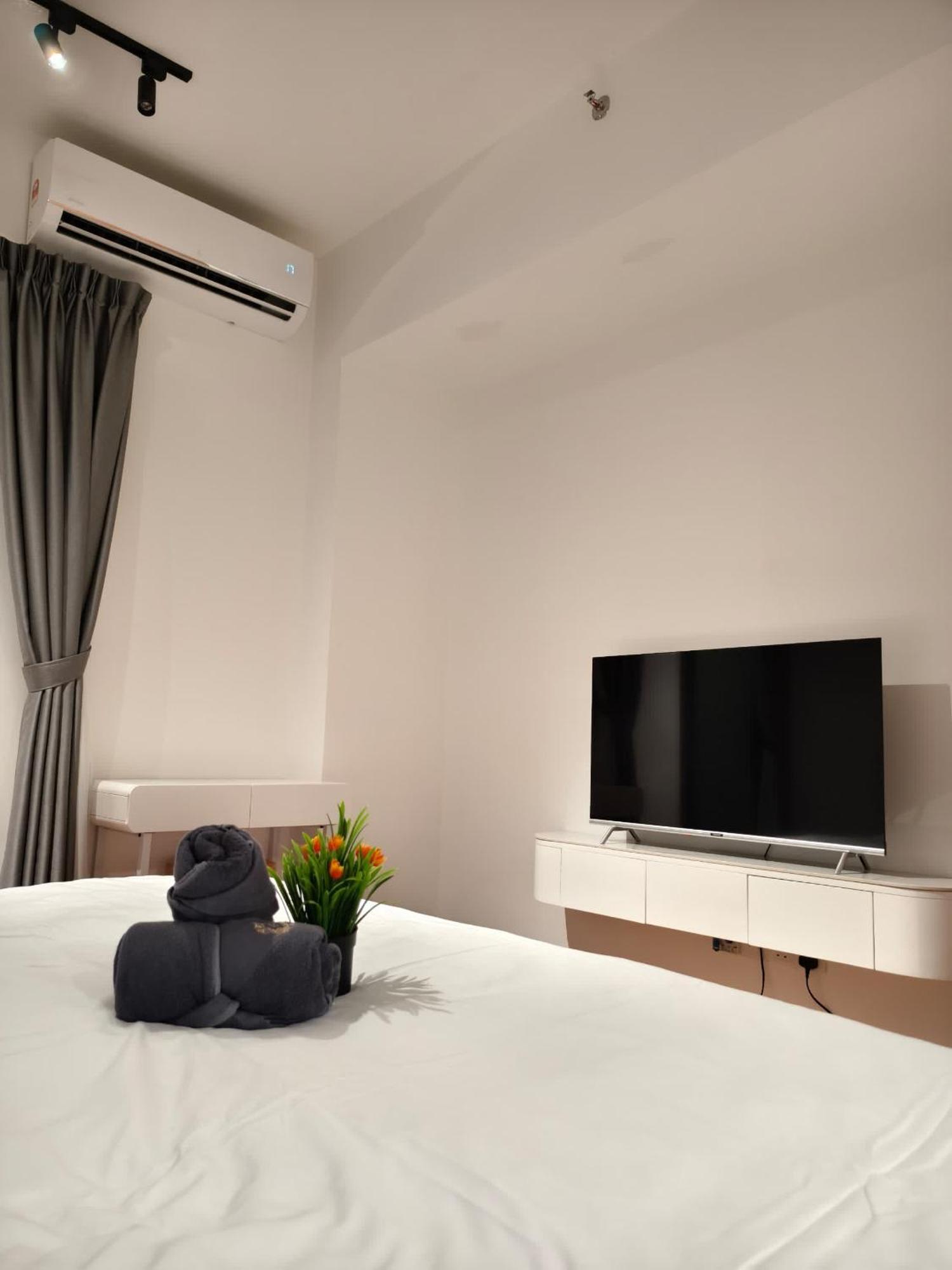 5 Minutes From Airport K Avenue View Apartment