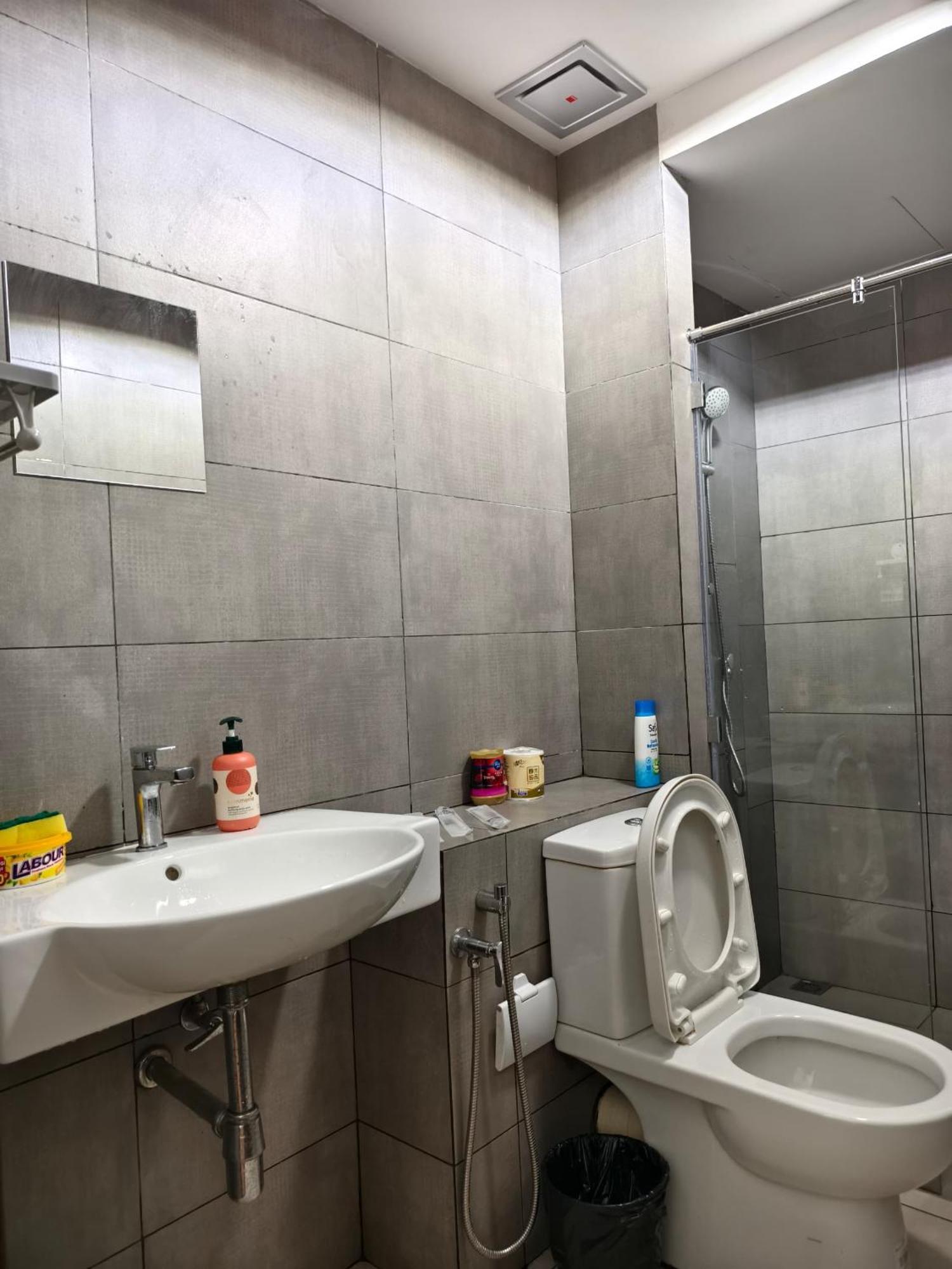 5 Minutes From Airport K Avenue View *
